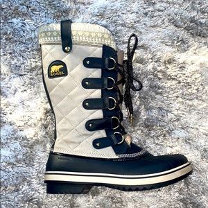 Sorel Tofino holiday limited edition boots